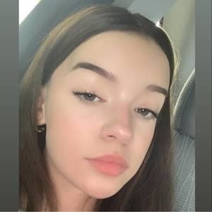 Meet your Posher, Leah